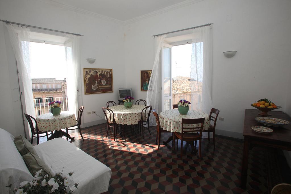 Alojamento de Acomodação e Pequeno-almoço Al Vecchio Castello Tropea